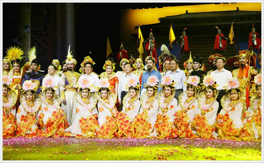 中国舞剧《丝路花雨》LED视频舞美 数虎图像